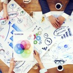 Permalink to Comunicazione e Marketing – Corso Gratuito Group of Business People Discussing Business Issues