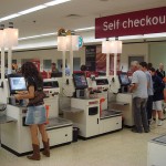 Permalink to Casse automatiche in ambito Grande Distribuzione Organizzata (GDO) – CORSO ON LINE in Videoconferenza Self_checkout_using_NCR_Fastlane_machines-1